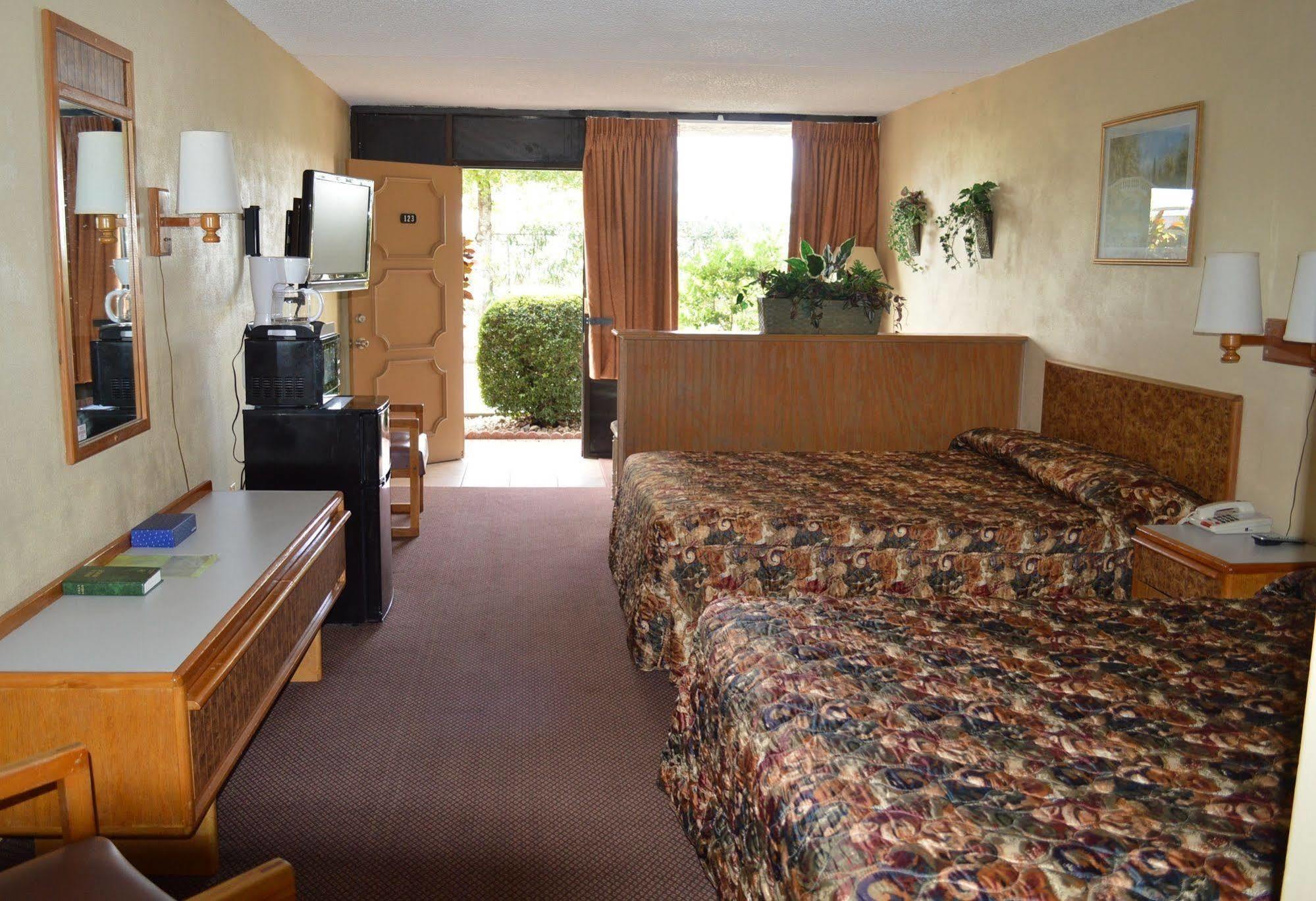 Tarpon Shores Inn ทาร์พอนสปริงส์ ภายนอก รูปภาพ