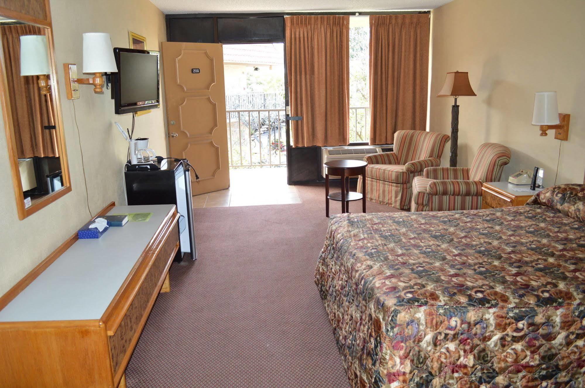 Tarpon Shores Inn ทาร์พอนสปริงส์ ภายนอก รูปภาพ